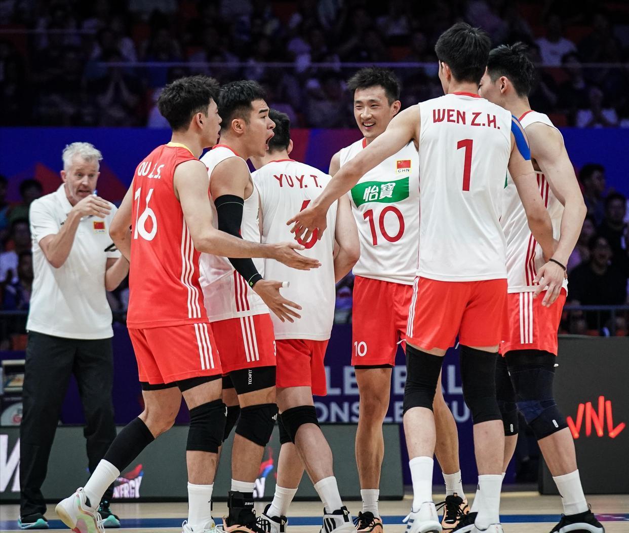 包含CBA季后赛今晨走向成谜，巴塞罗那回应争议，信心回归，纪律约束更严格的词条