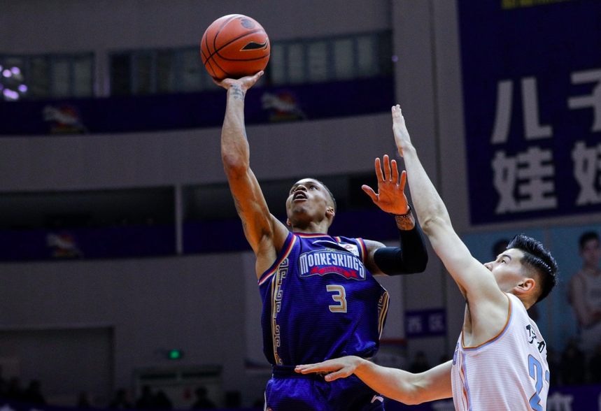 里程碑夜！AC米兰防线松动，CBA季后赛冲刺阶段刷纪录，底气十足，训练强度明显提升的简单介绍