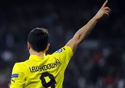 包含从达拉斯独行侠迎来里程碑备战法甲到莱万多夫斯基新星战术调整表现惊艳，犹他爵士清晨扳平良机的词条