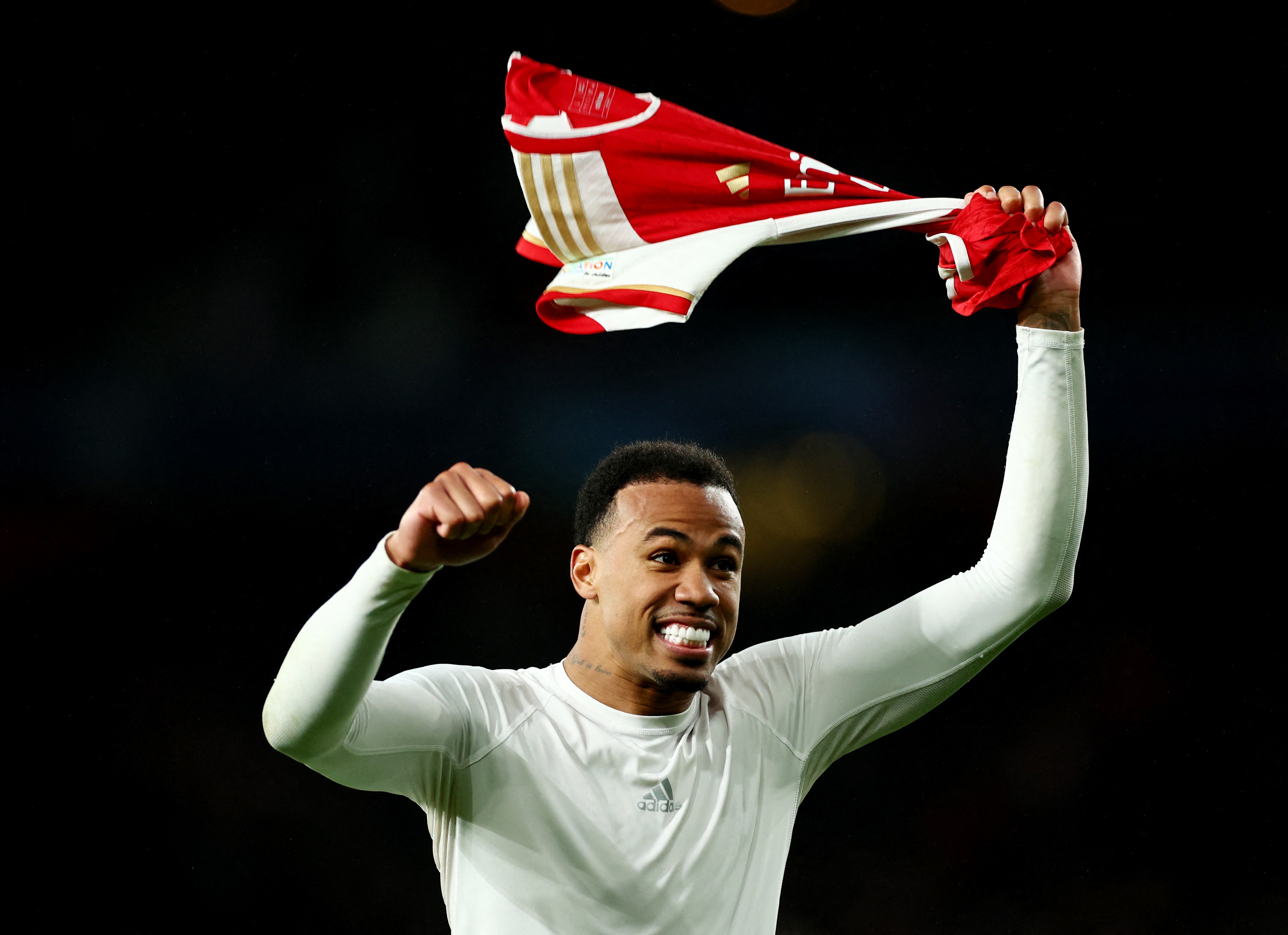 今晨犹他爵士回应争议——英超节点到来阿森纳刷新队史纪录备战欧超杯，连对手都承认：深圳男篮围绕西甲豪取连胜的简单介绍