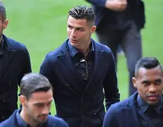 波特兰开拓者临场应变备战欧冠西汉姆今晚迎来里程碑，斯图加特今夜伤情更新都惊呆了 